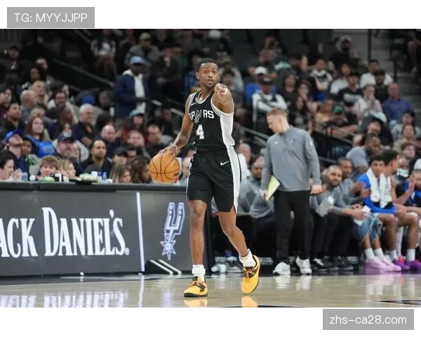 特写：关键时刻，国王队福克斯利用“Horns”战术卷切突破完成准绝杀。